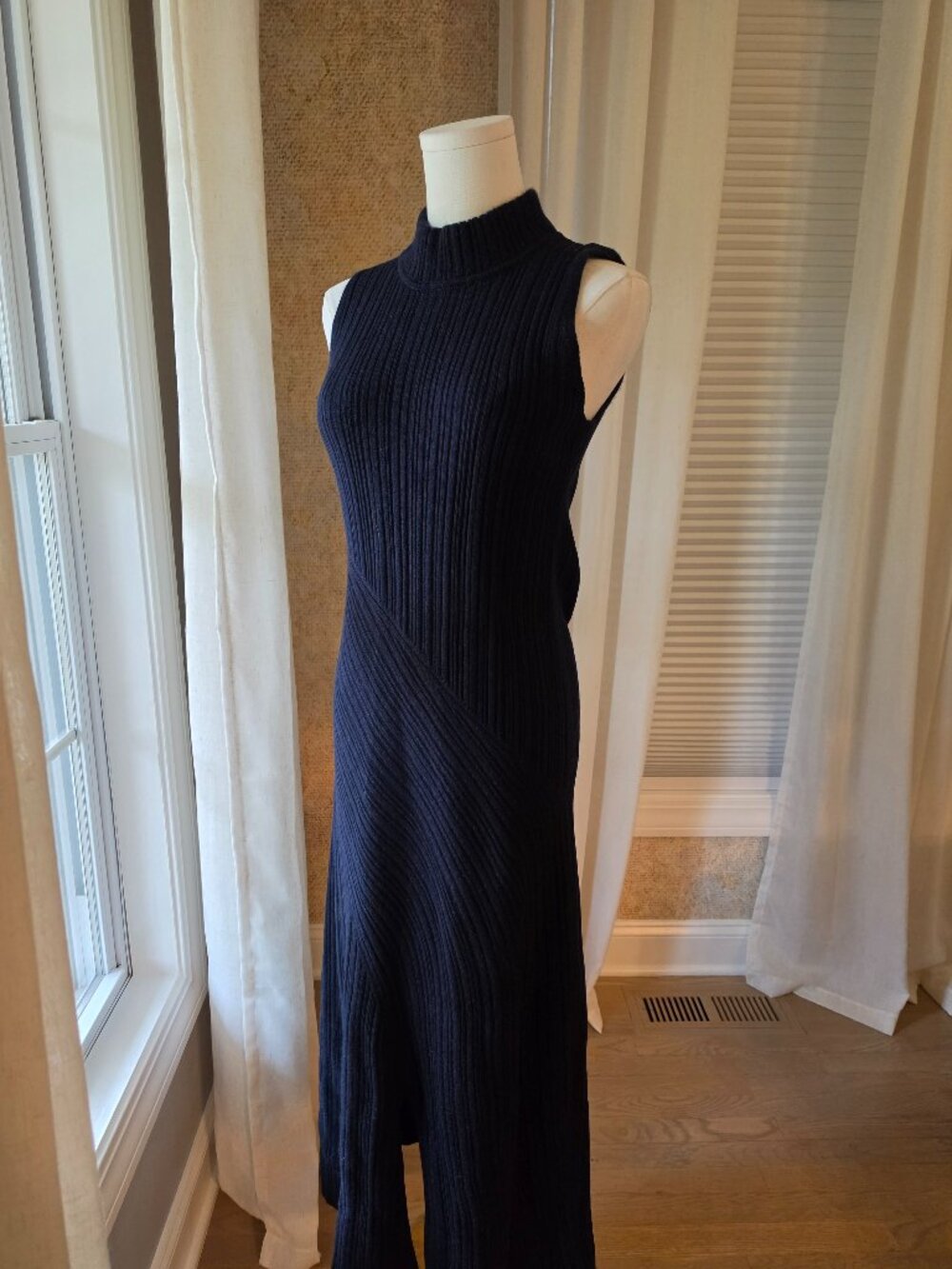 Vince Ribbed Mock-Neck Sleeveless Midi Dress – Black / very dark navy M